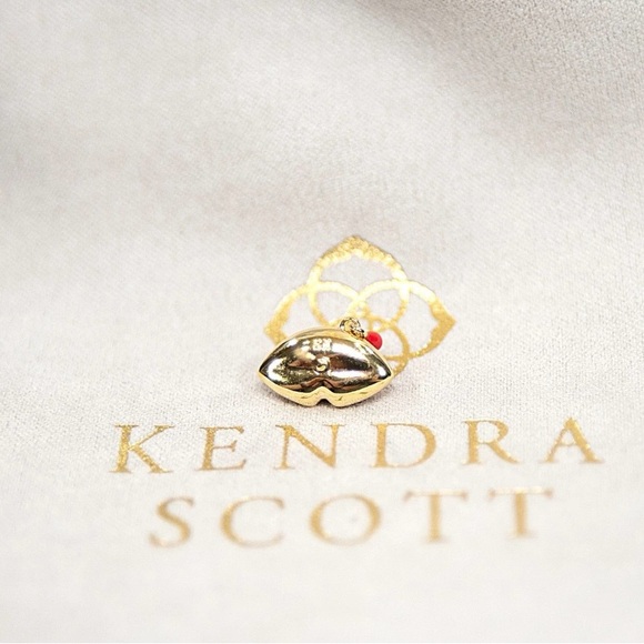 Kendra Scott Red Kyocera Opal Vampire Lips Stud Earrings NWT - Picture 3 of 4